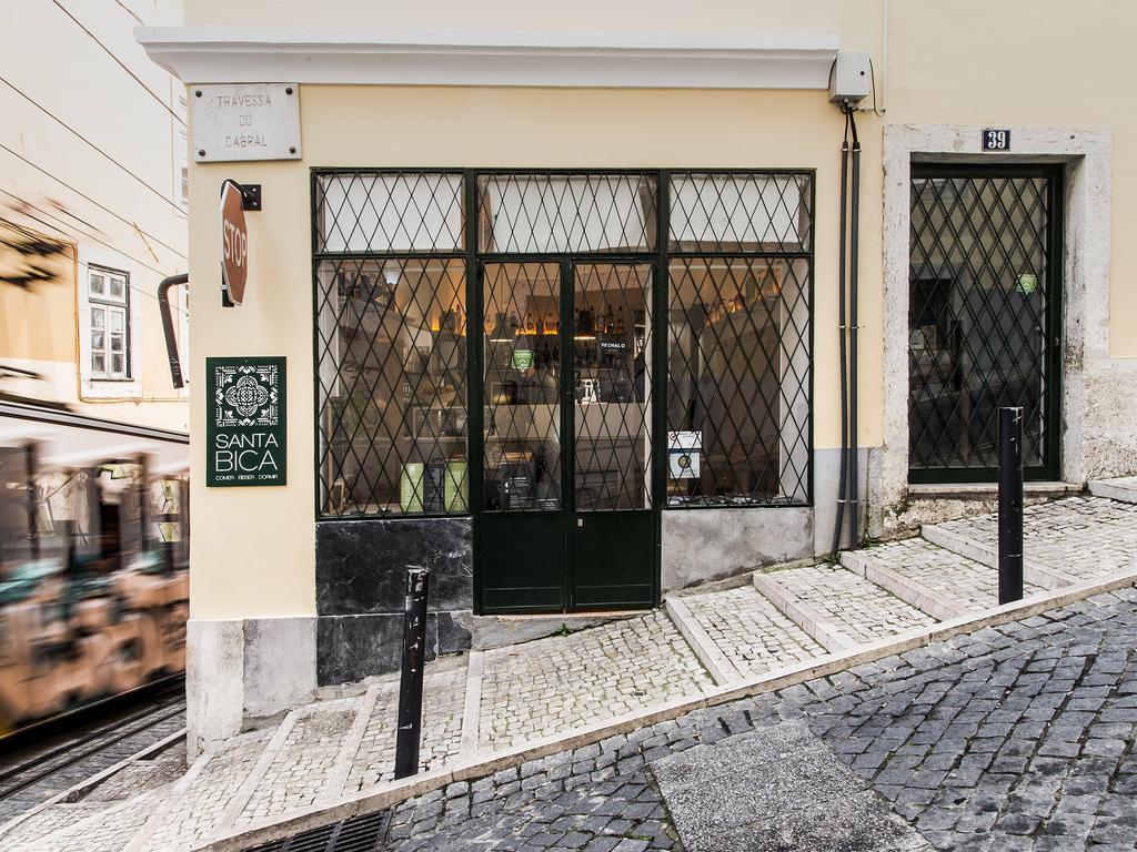 Santa Bica Eat Drink & Sleep Bed and Breakfast Lisboa Exteriör bild
